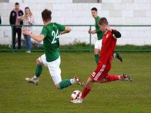 Futbal, 8. liga B: Veľké Kostoľany vyhrali v Brestovanoch, Zavar dal 9 gólov
