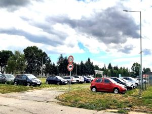 Záchytné parkovisko na Coburgovej už slúži verejnosti, monitorujú ho kamery