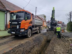 Cesta v Horných Orešanoch je naďalej uzavretá. A ešte dlho bude