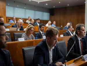 Kto zarába viac: poslanci Trnavského kraja alebo poslanci krajského mesta?
