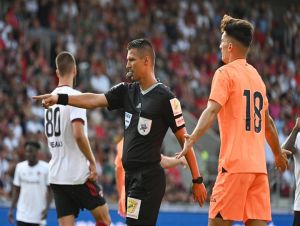 Rozhodca Kráľovič musel obetovať aj sestrinu svadbu, s futbalom zažil i bombovú hrozbu