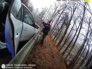 Divoká naháňačka, varovný výstrel: Polícia chytila opitého šoféra na Majdáne
