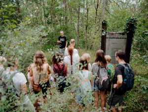 Praveké hradisko aj Smolenický zámok, sprievodca predstaví známu turistickú lokalitu