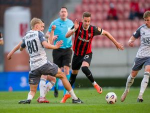 Spartak po nevýraznom prvom polčase po zmene strán prevalcoval Podbrezovú