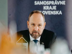 Župan Viskupič vyzýva po školskom incidente na sprísnenie pravidiel u látok ako HHC