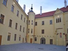 Na nádvorí Hlohovského zámku budú hrať vo štvrtok Geišbergovci a Balkansambel