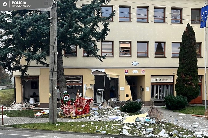 Niektoré útoky na bankomaty policajti objasnili, ďalšie na objasnenie čakajú
