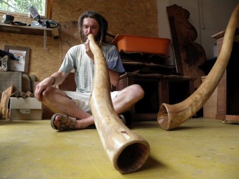 Exotika: Tajomným zvukom didgeridoo lieči známych | TRNAVSKÝ HLAS