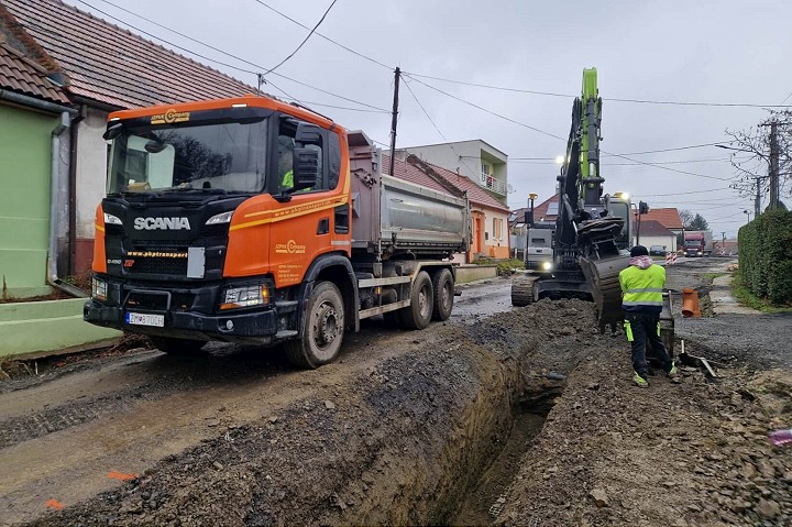 Cesta v Horných Orešanoch je naďalej uzavretá. A ešte dlho bude