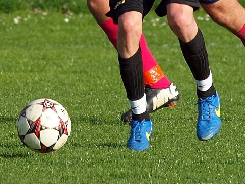 Futbal, III. B: Koplotovce vyhrali v Žlkovciach, Sluka hetrikom zariadil  body pre Horné Otrokovce | TRNAVSKÝ HLAS