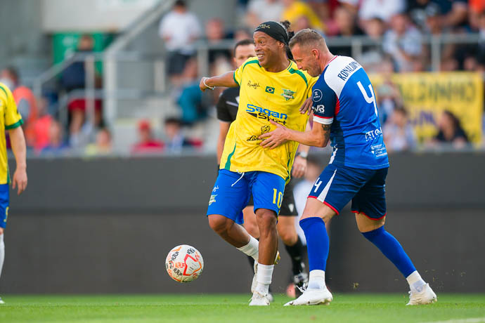 Ronaldinho vyjadril tribúnam svoju vďaku, Karhan ocenil aj Nalda a ďalšie esá