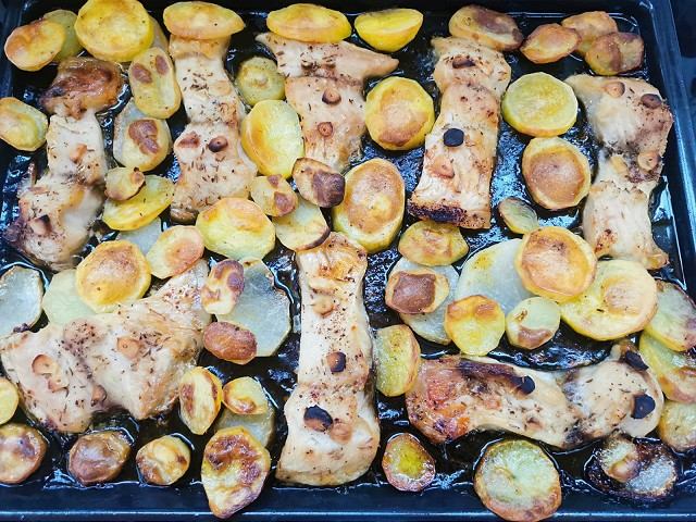 RECEPT: Rybie filety s pečenými zemiakmi sú rýchly a chutný obed | TRNAVSKÝ  HLAS