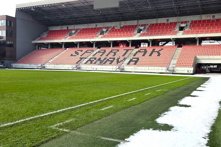 Na pohárové derby predali cez 7000 lístkov, trávnik na štadióne je pripravený