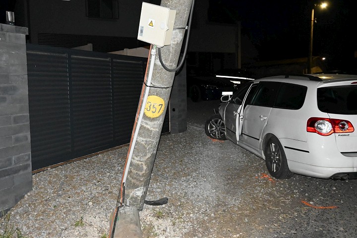 Vodič v Bielom Kostole po nehode nafúkal vyše promile, vodič v Trnave ešte viac